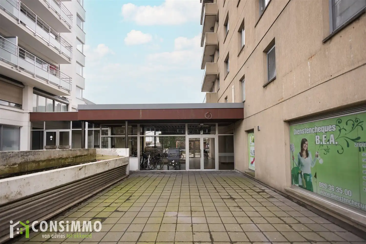 Handelspand met appartement in het centrum van Genk foto 10