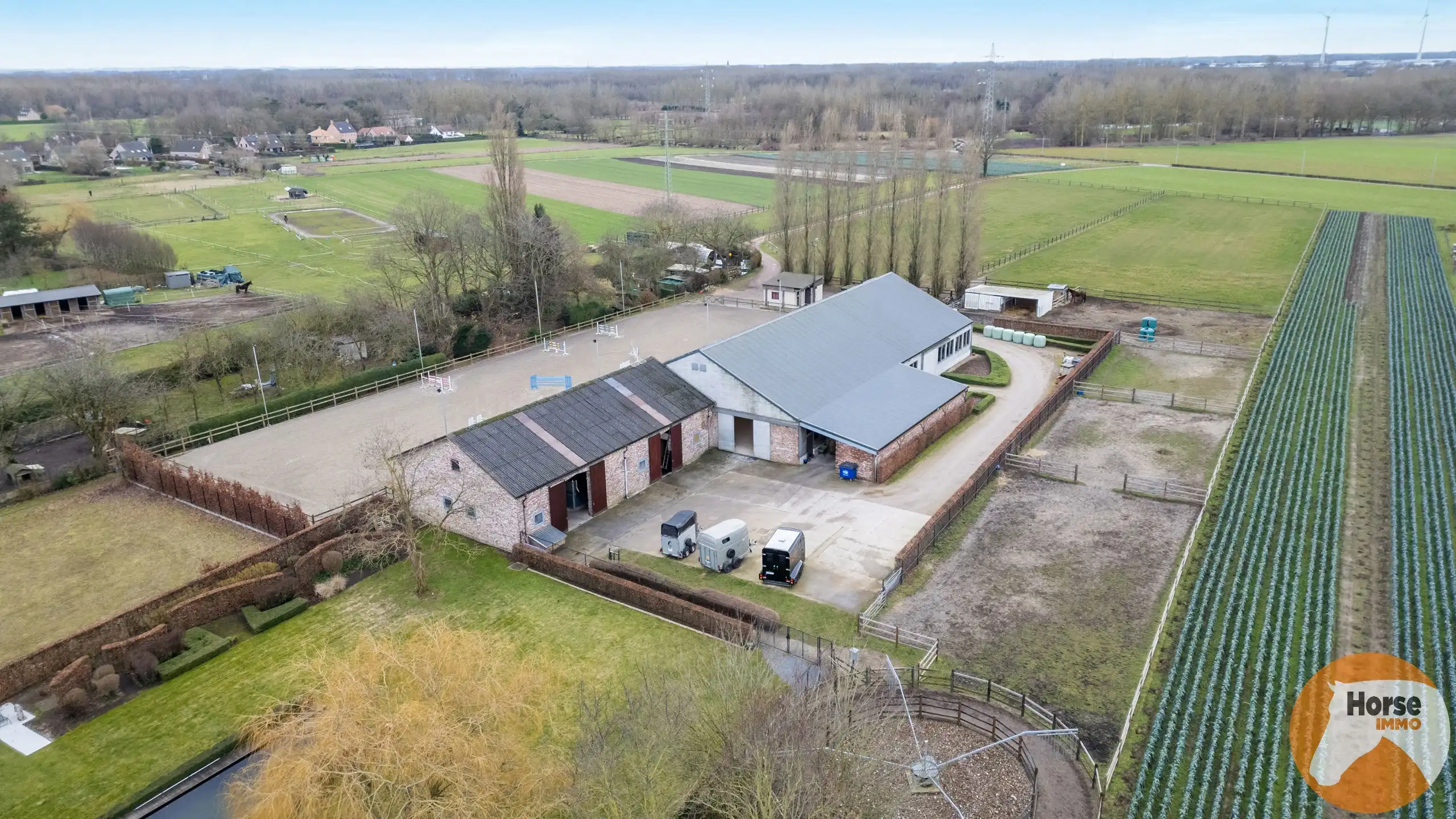 BORNEM – Professionele paardenaccommodatie met villa op 3HA foto 13