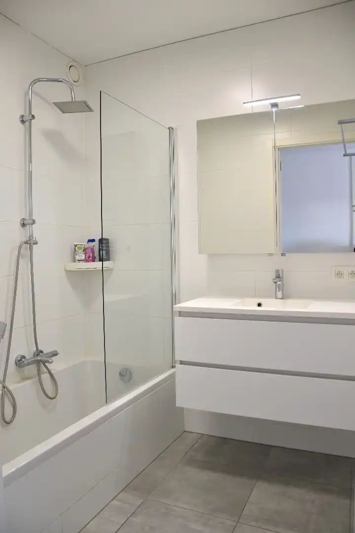 Penthouse (BJ 2018) met 2 slaapkamers en groot terras te koop in Harelbeke foto 8