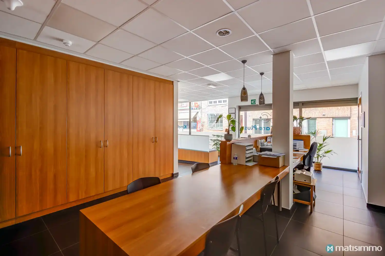 PRAKTIJKRUIMTE MET 10 PARKEERPLAATSEN TE HUUR IN HET CENTRUM VAN HOESELT foto 8