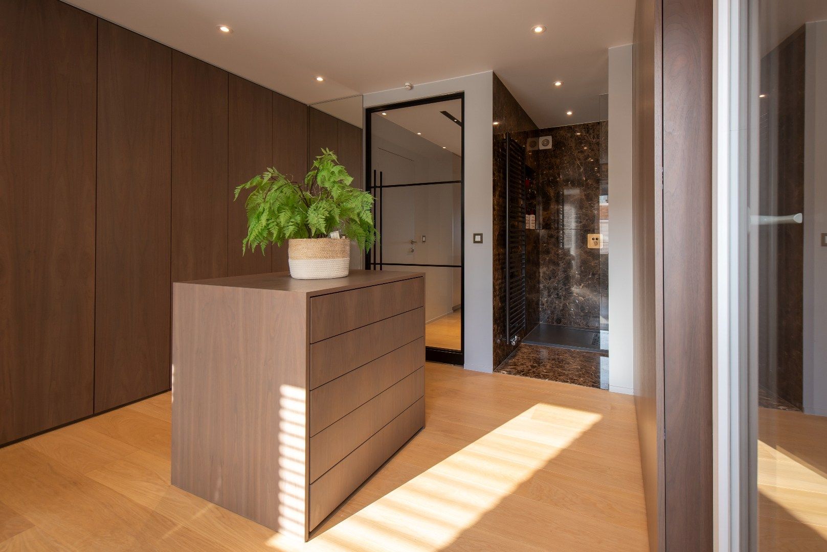 Luxe appartement met zeezicht, domotica & hoogwaardige afwerking foto 3