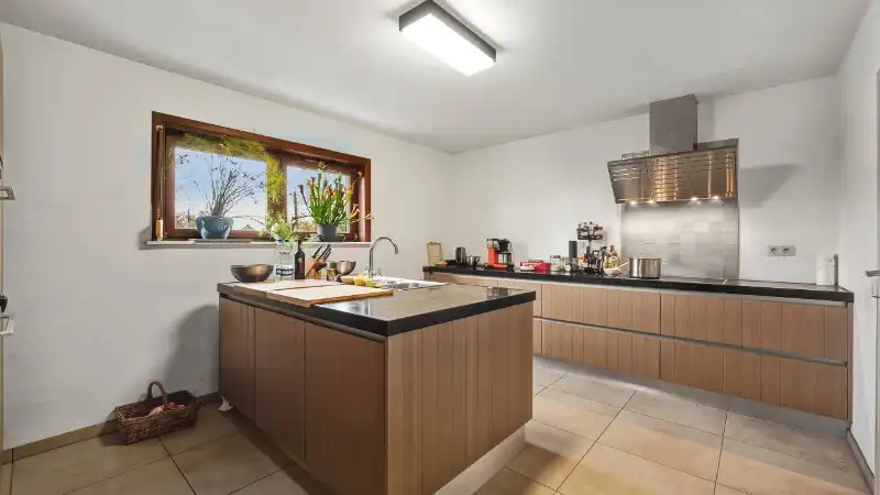 Villa van 285m² op 10a16ca met 5 slaapkamers foto 7