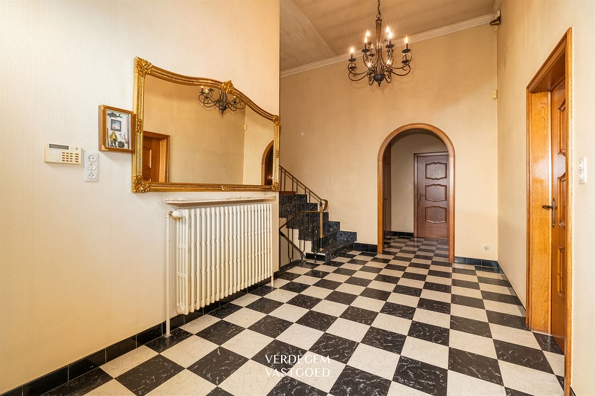 xl villa met magazijn van ca. 300m² op perceel van 2.438m² foto 4