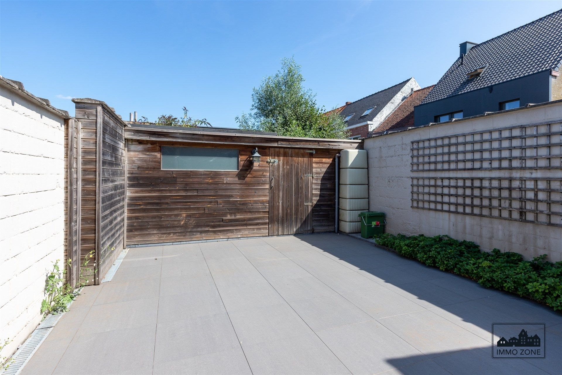 Instapklare woning met 2 slaapkamer en gezellige koer foto 2