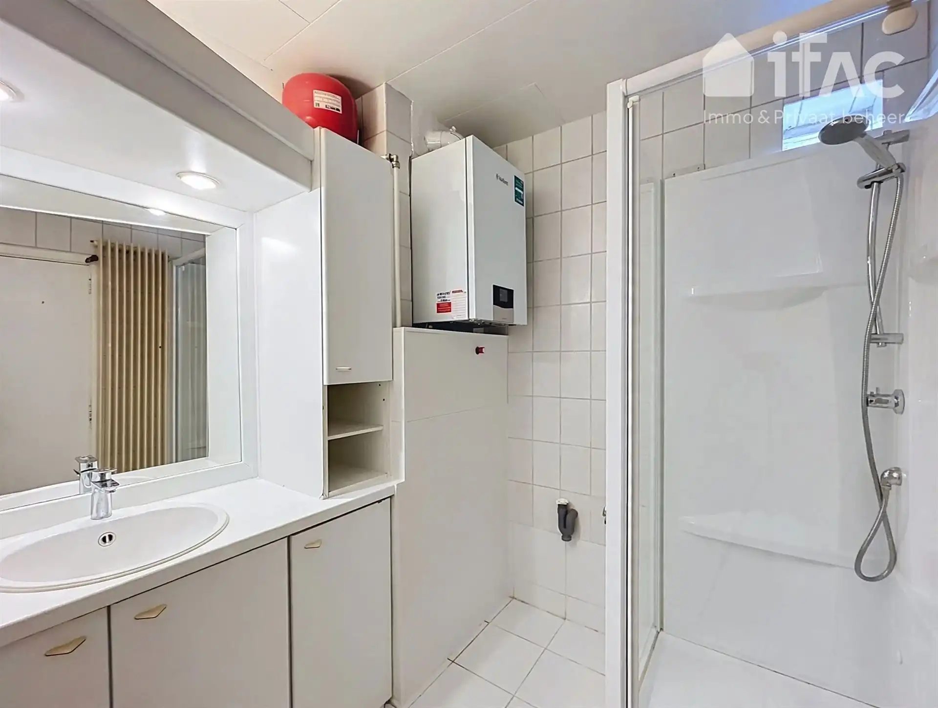 Centraal gelegen 1 slaapkamer appartement foto 12