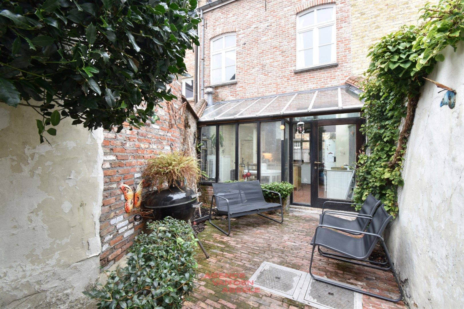 Klassevolle woning met 3 slaapkamers en tuin te Brugge  foto 3