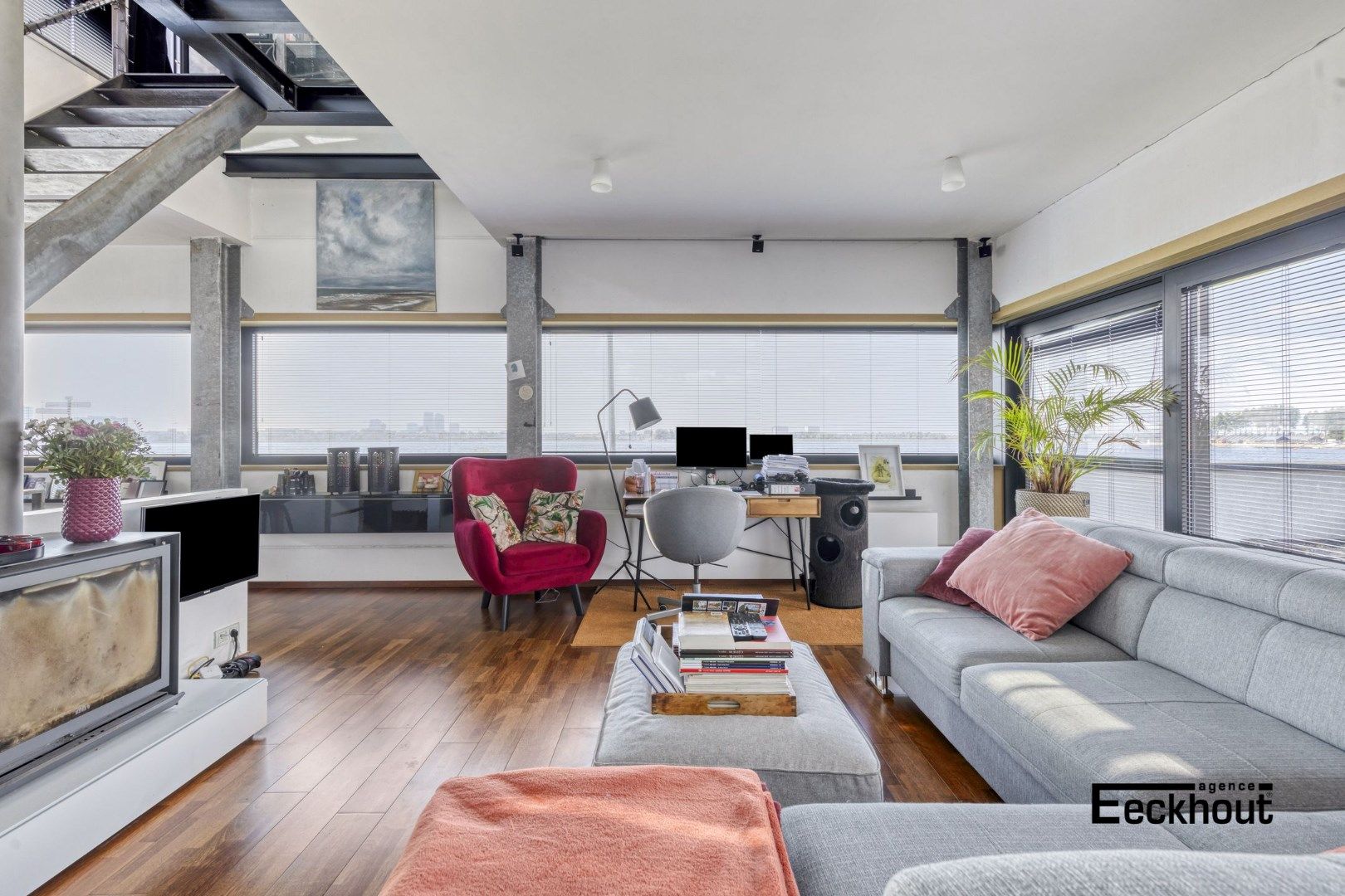 Moderne, architecturale villa met prachtige terrassen en uitmuntend zicht op de Spuikom! foto 3