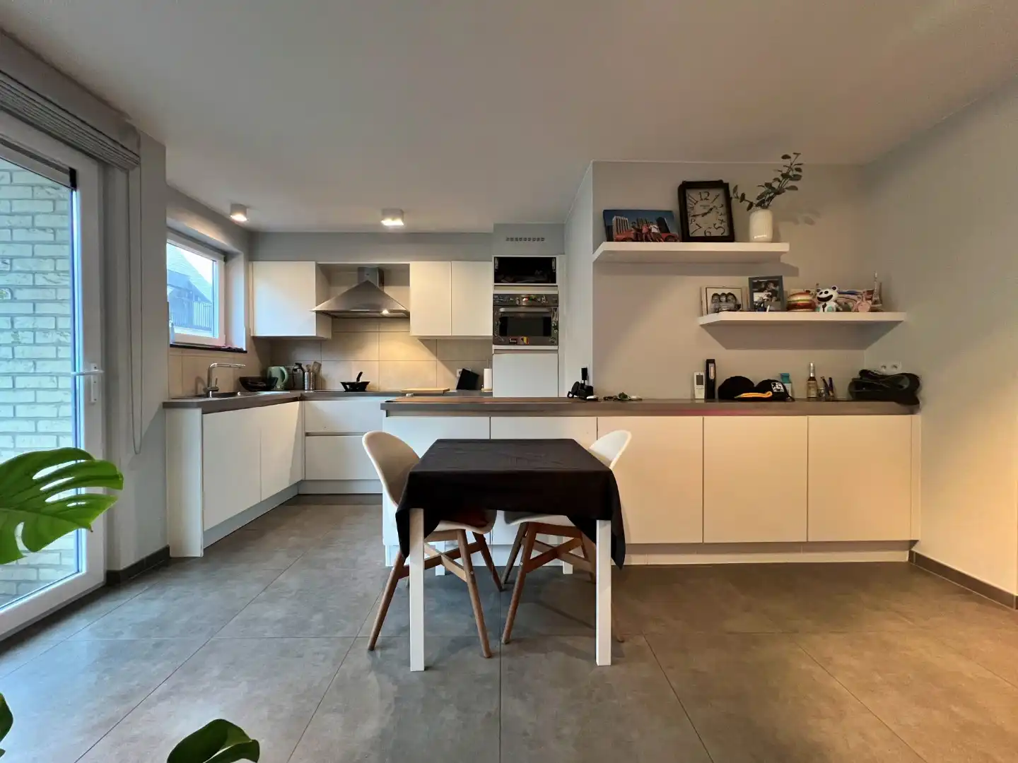 2-slaapkamerappartement met terras en garage in Lovendegem foto 6