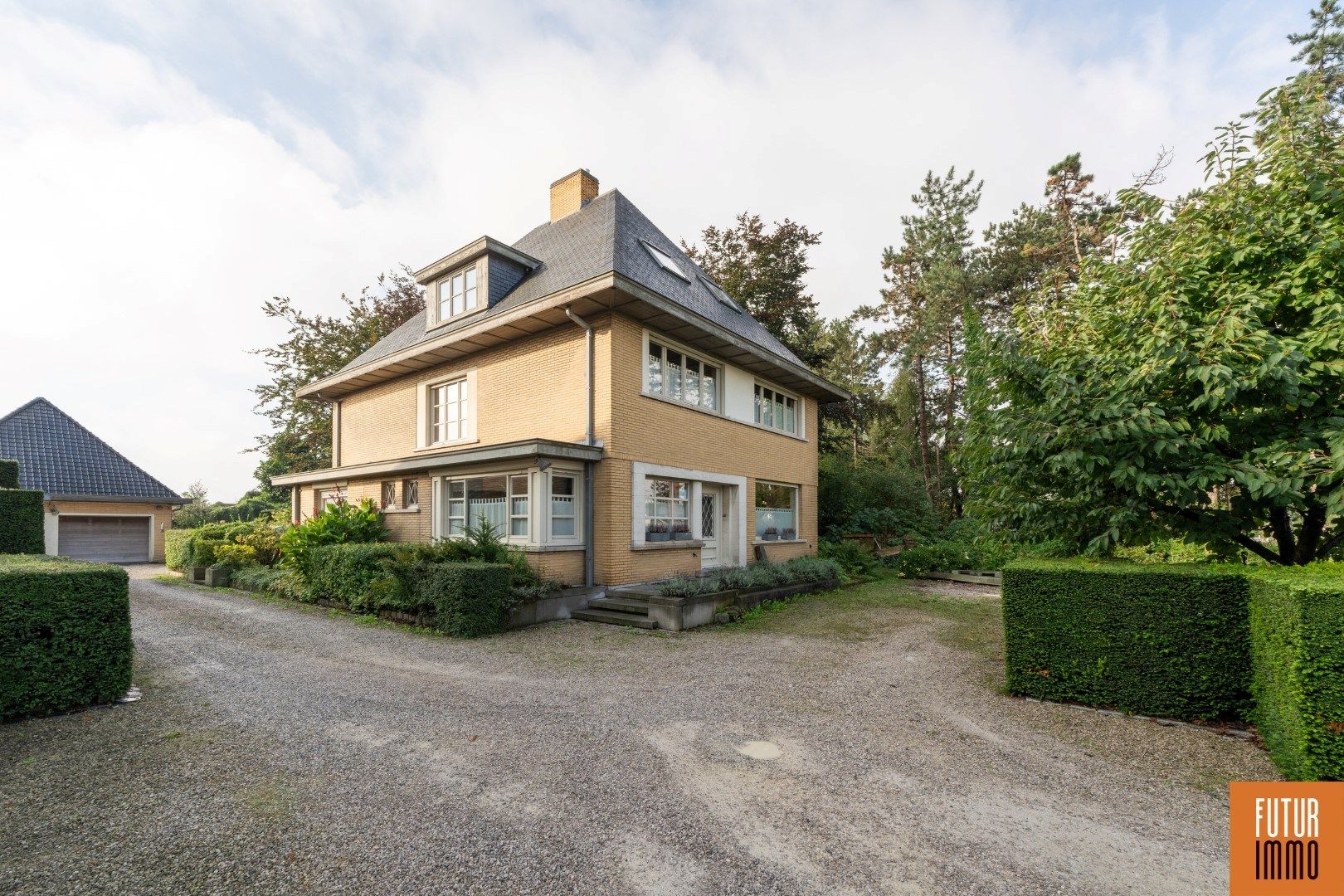 Karaktervolle villa op 1.354m² met bijgebouw in Ardooie foto 4