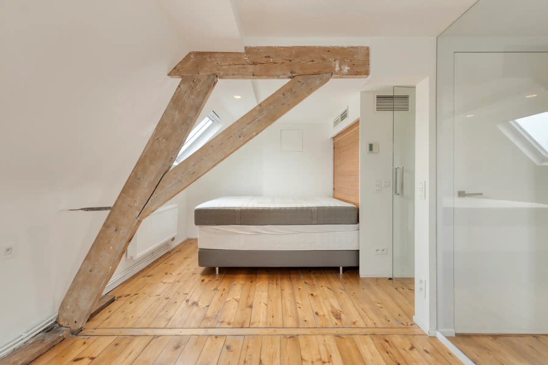 Charmante halfopen bebouwing vlakbij station Wetteren foto 9