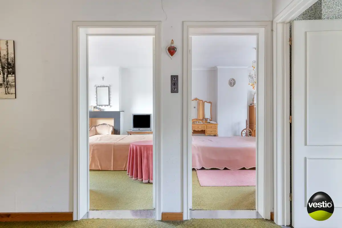 TE RENOVEREN WONING MET 3 SLAAPKAMERS EN GARAGE OP EEN RUIM PERCEEL VAN  8A 29CA IN HARTJE NIEUWERKERKEN foto 19