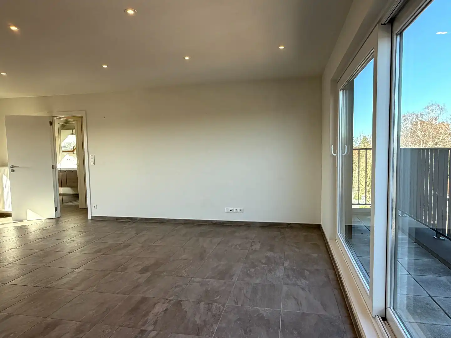 Dakappartement met 2 slaapkamers, 2 terrassen, garage én staanplaats! foto 8