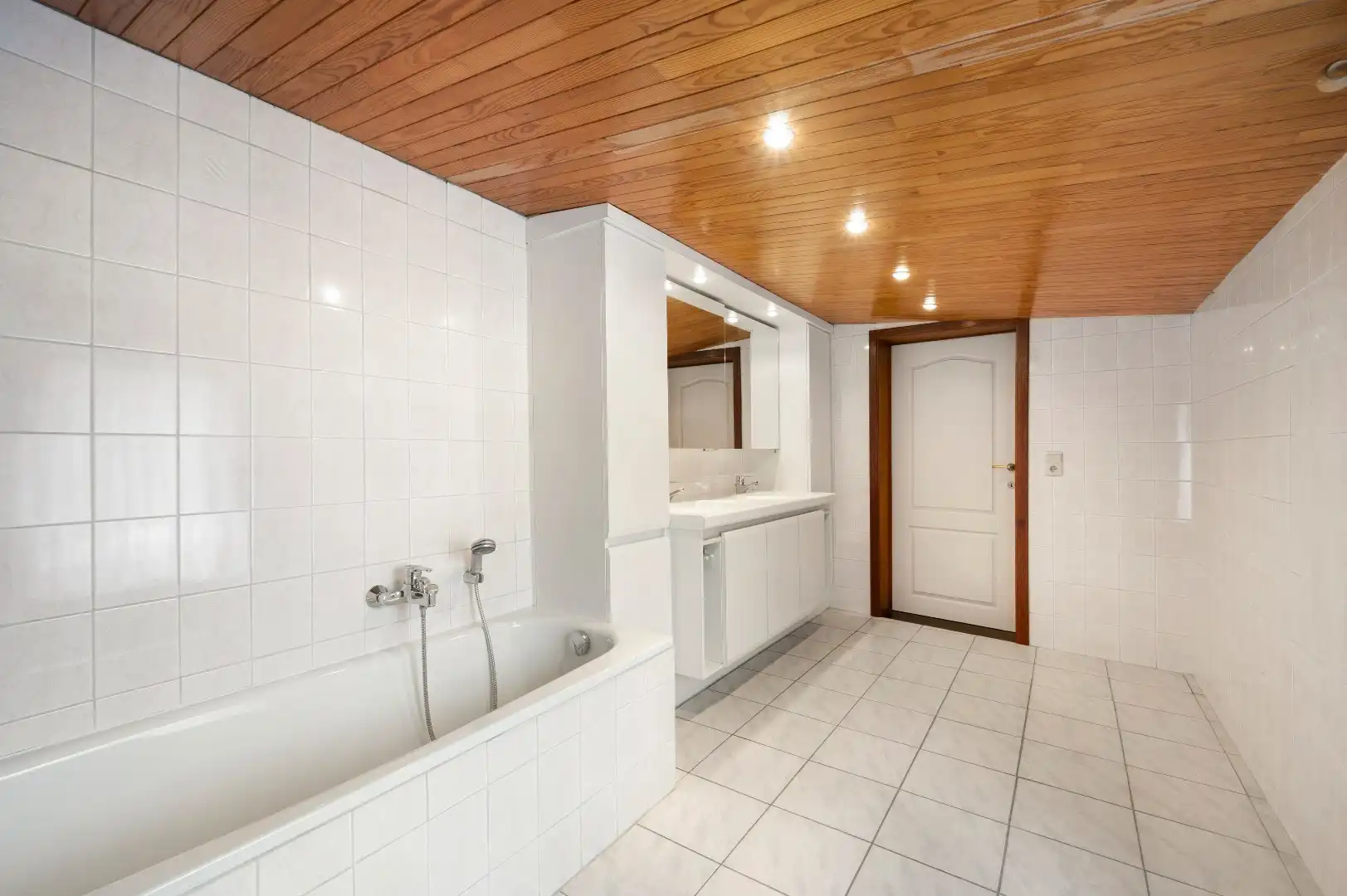 Verrassend ruime woning met 2 slaapkamers en gezellige tuin. foto 15