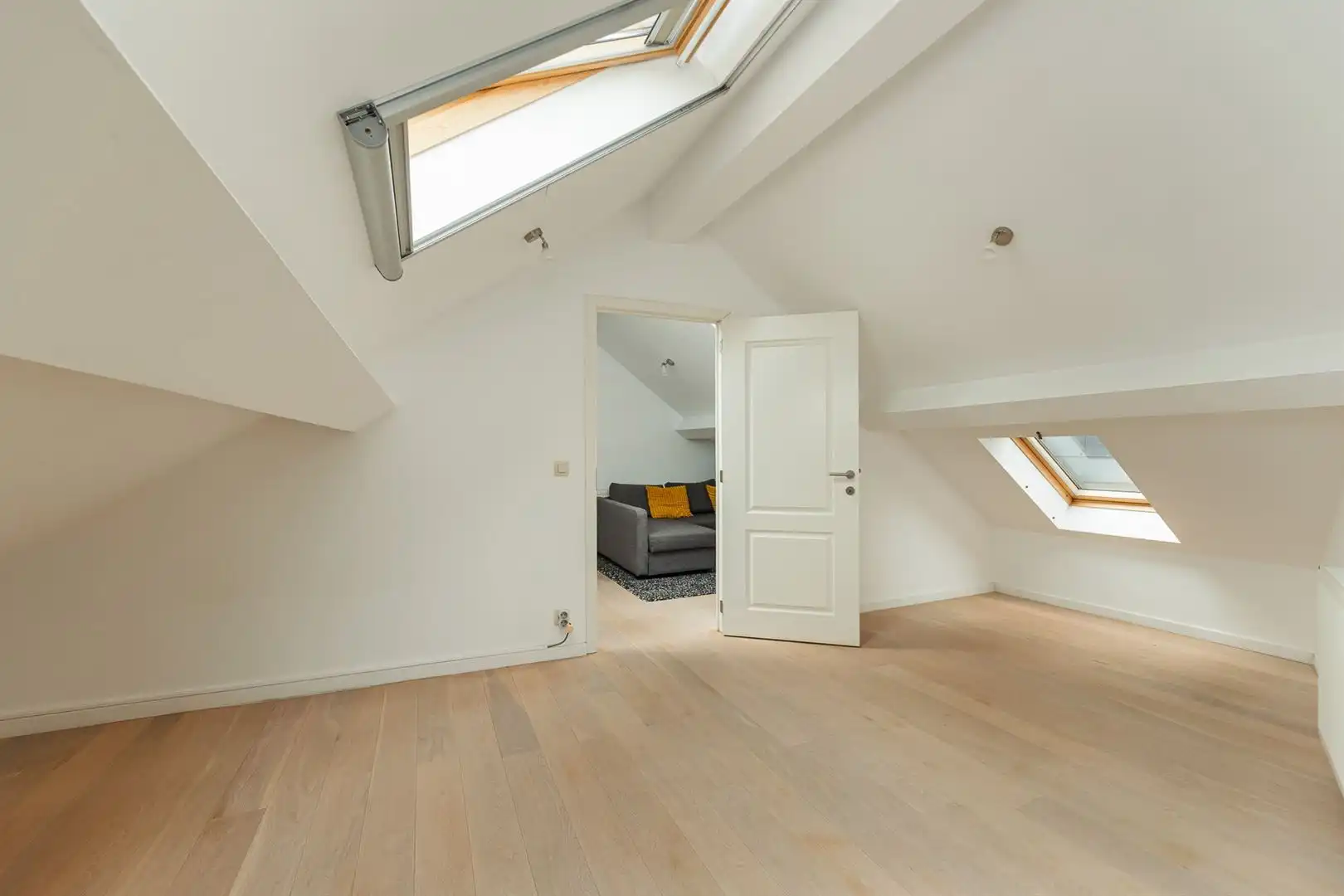 Gezellig dakappartement in een kleinschalig gebouw! foto 10