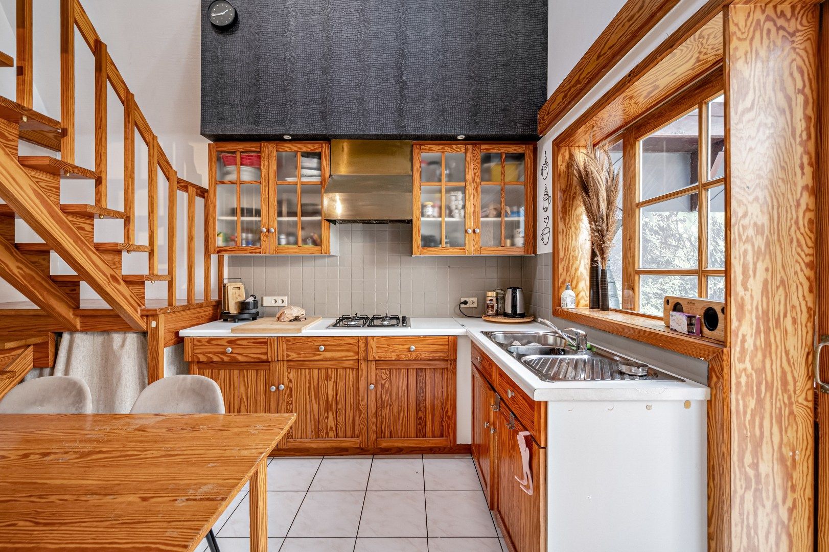 Charmante, rustiek ingerichte woning op toplocatie in Mariakerke foto 11
