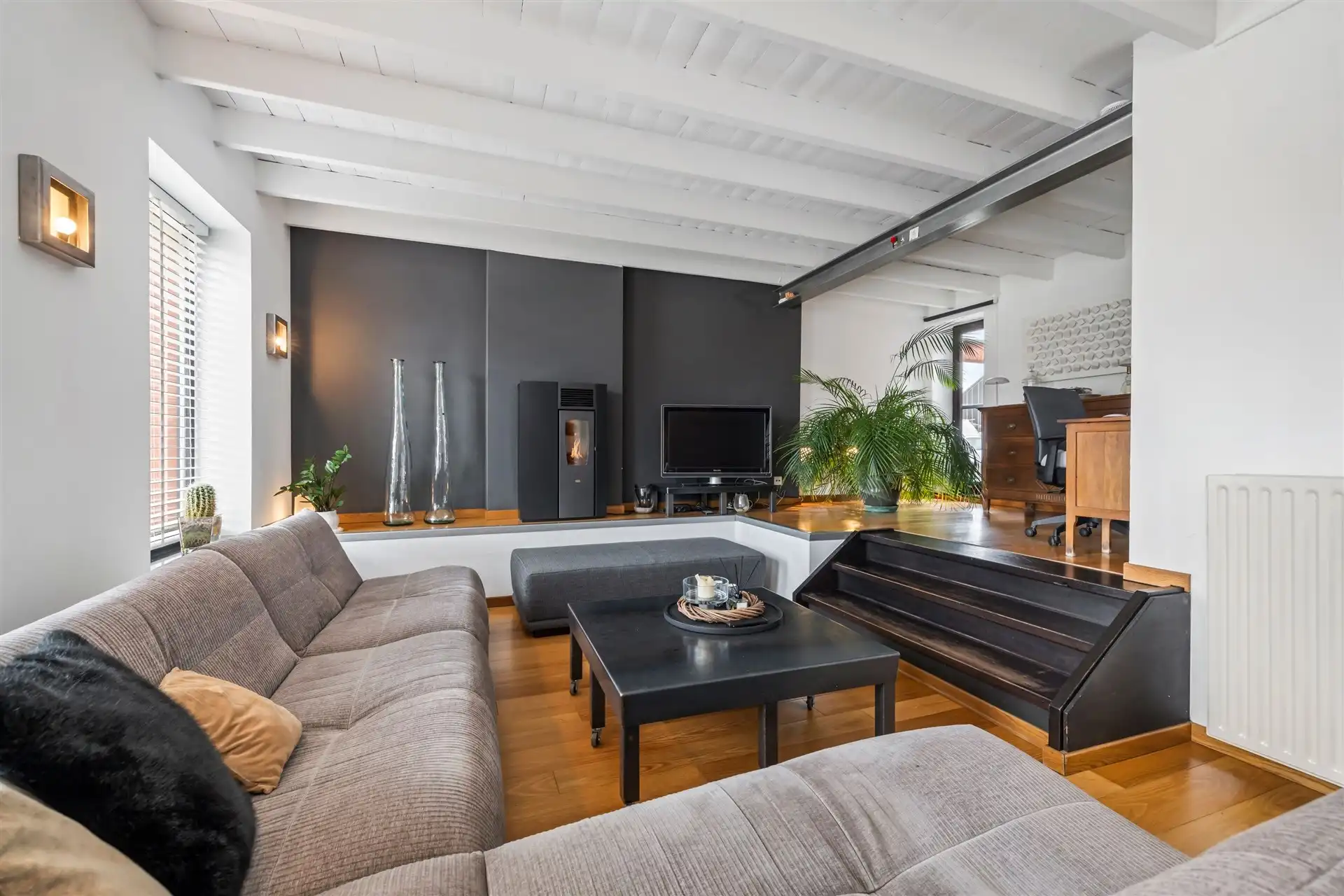 Sfeervolle halfopen bebouwing op een aantrekkelijke woonlocatie (447m²) foto 3