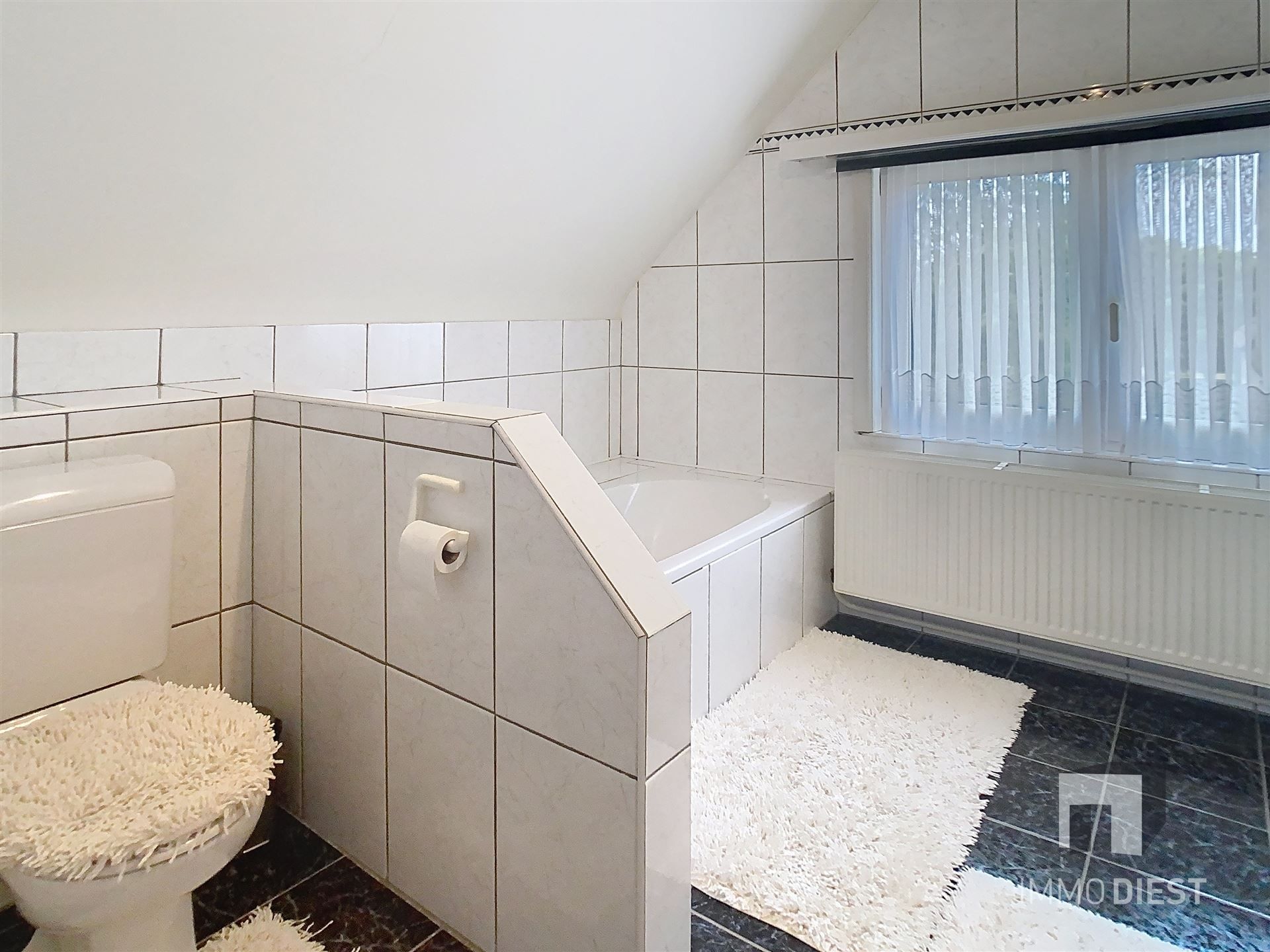 Charmante hoeve met schuren, knappe tuin en achterliggende weilanden op meer dan 3 hectare te Geel. foto 29