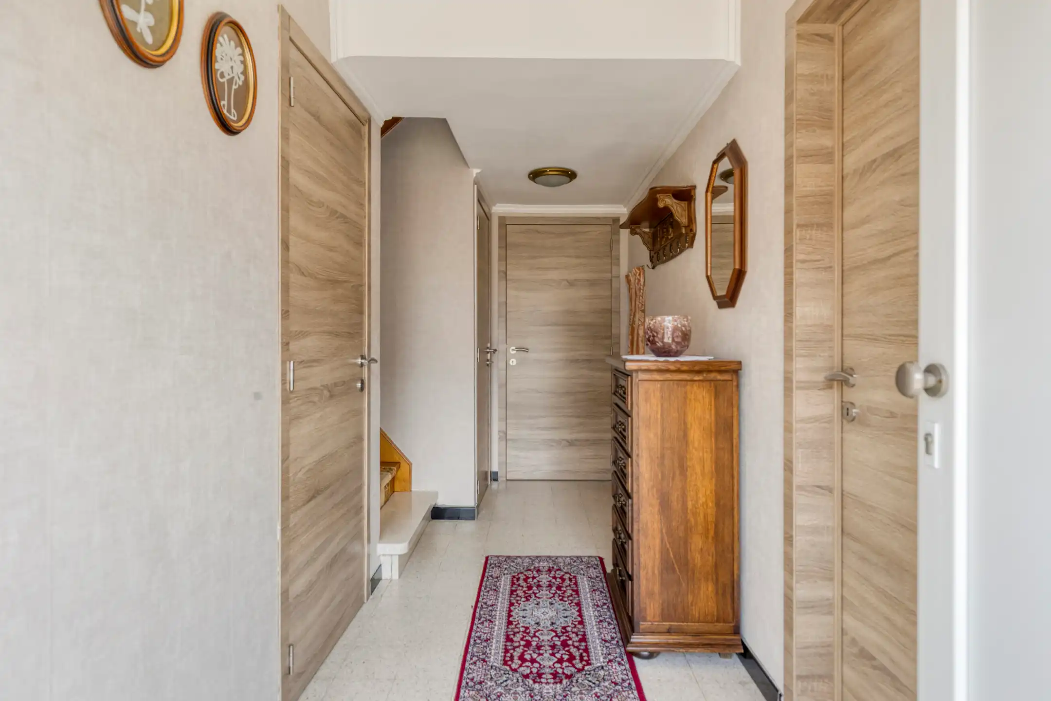 Ruime 3-gevelwoning met 4 slaapkamers en tuin te koop foto 3