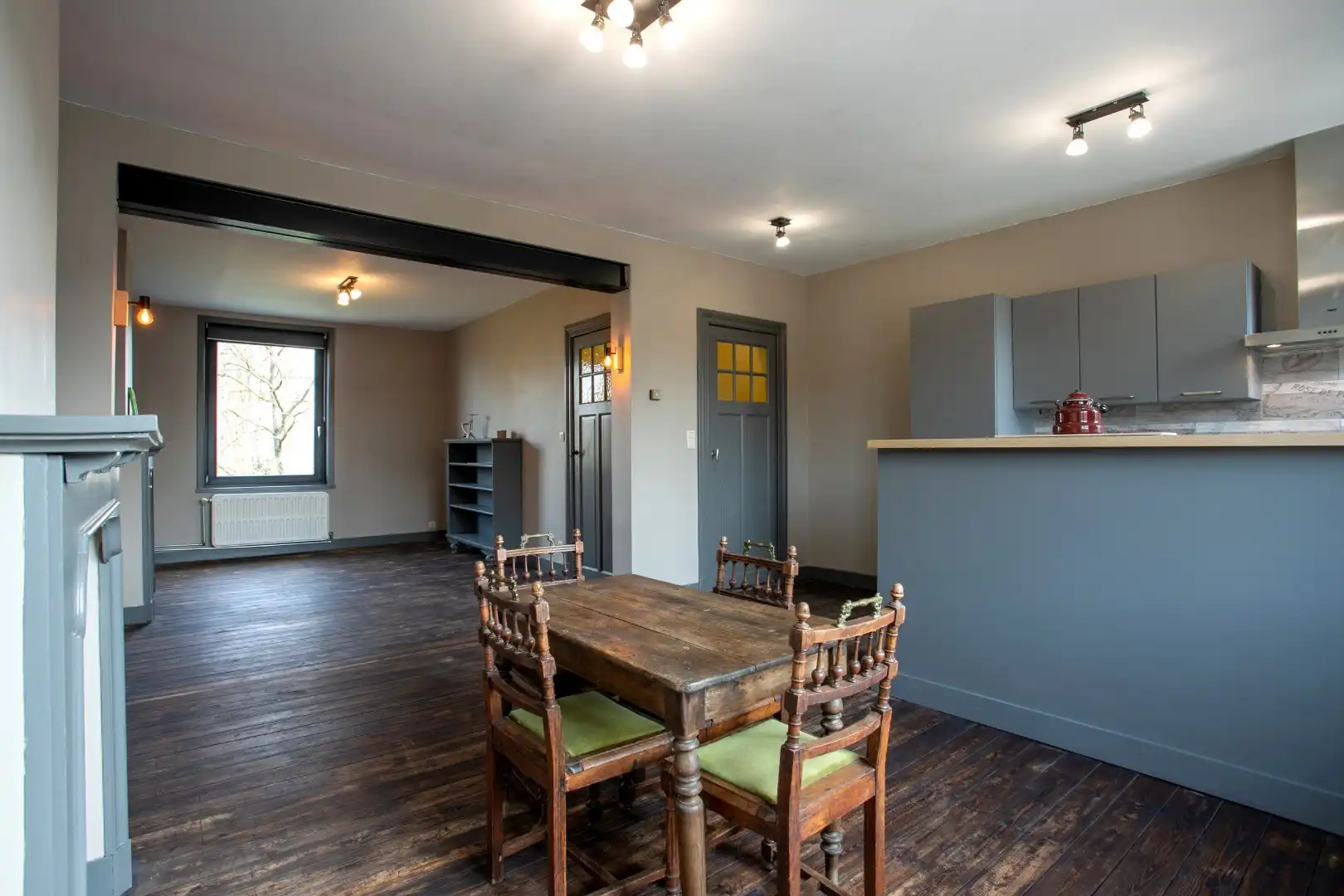 Handelshuis met woongedeelte, garage en tuin  foto 13