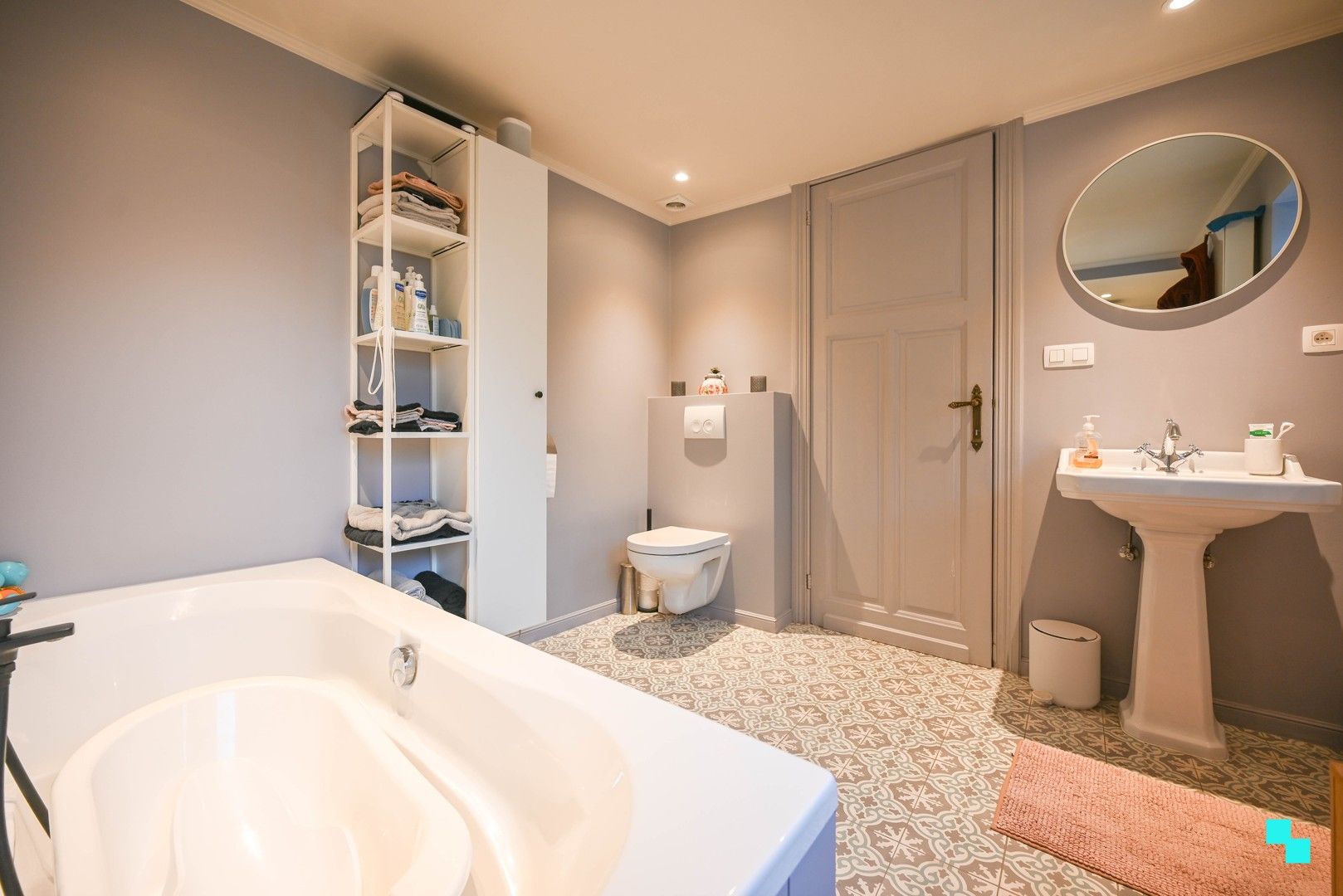 Charmante gerenoveerde woning te Harelbeke foto 10