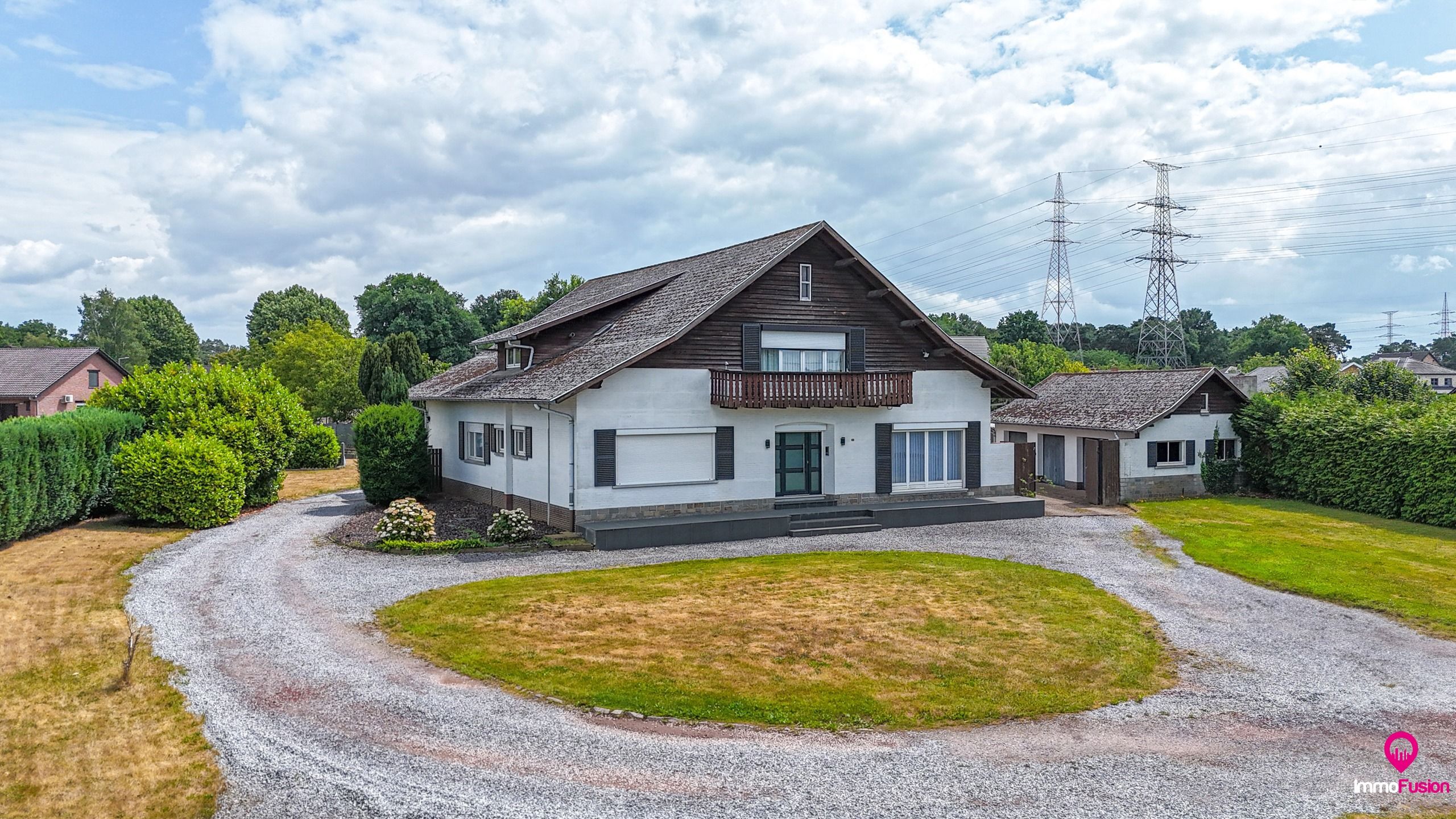 Hoofdfoto van de publicatie: Instapklare, ruime woning met 6 slpks en enorme tuin op 26a!