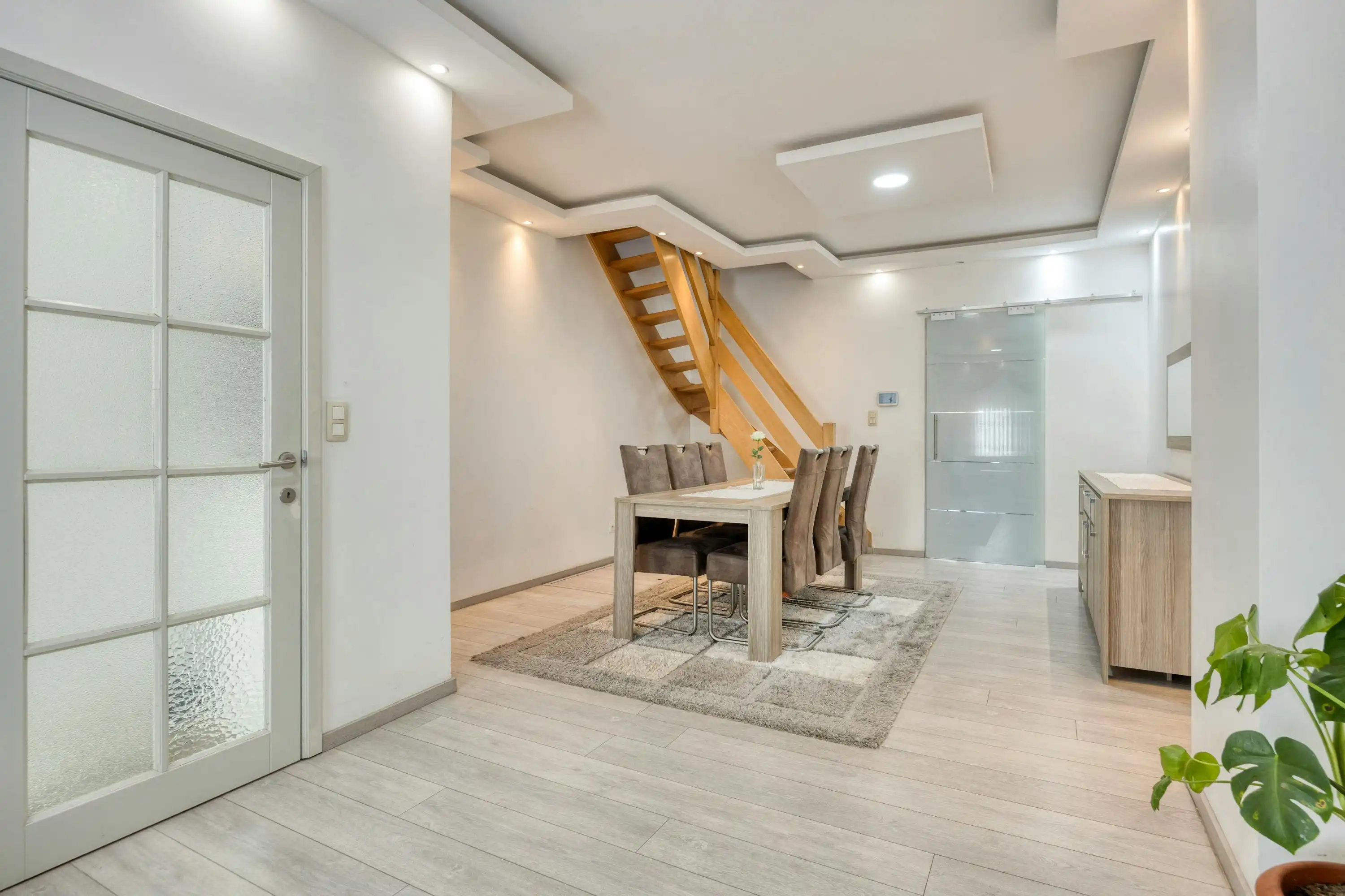 Instapklaar huis met 3 slaapkamers te koop in Merksem foto 4