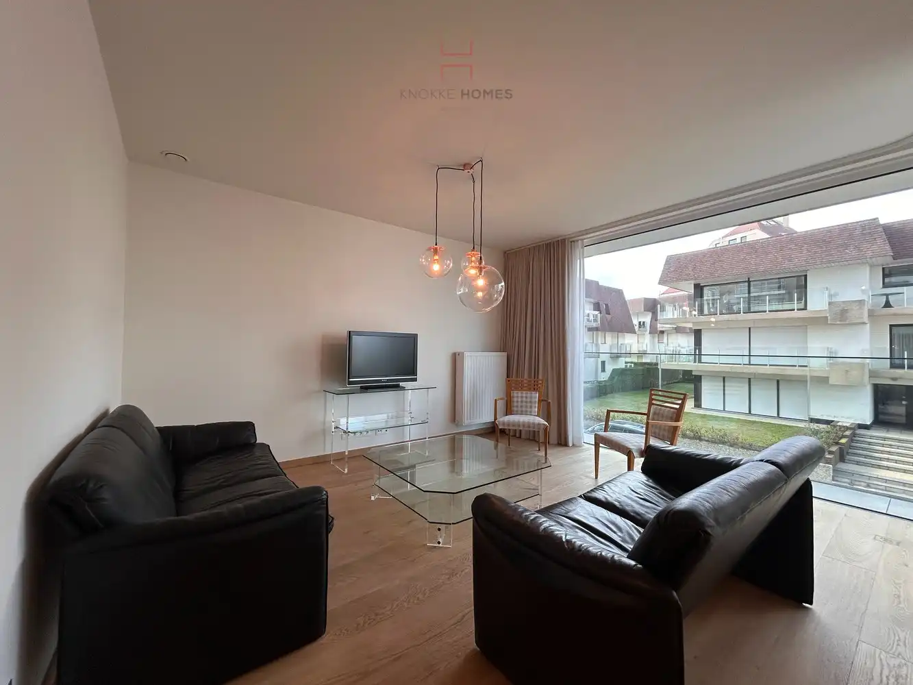 Zeer ruim en lichtrijk appartement met zijdelings zeezicht in Duinbergen foto 7
