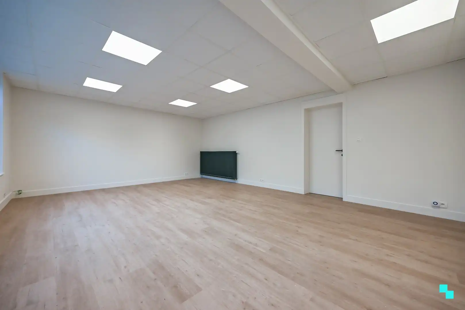 Gerenoveerde woning nabij centrum Izegem foto 5