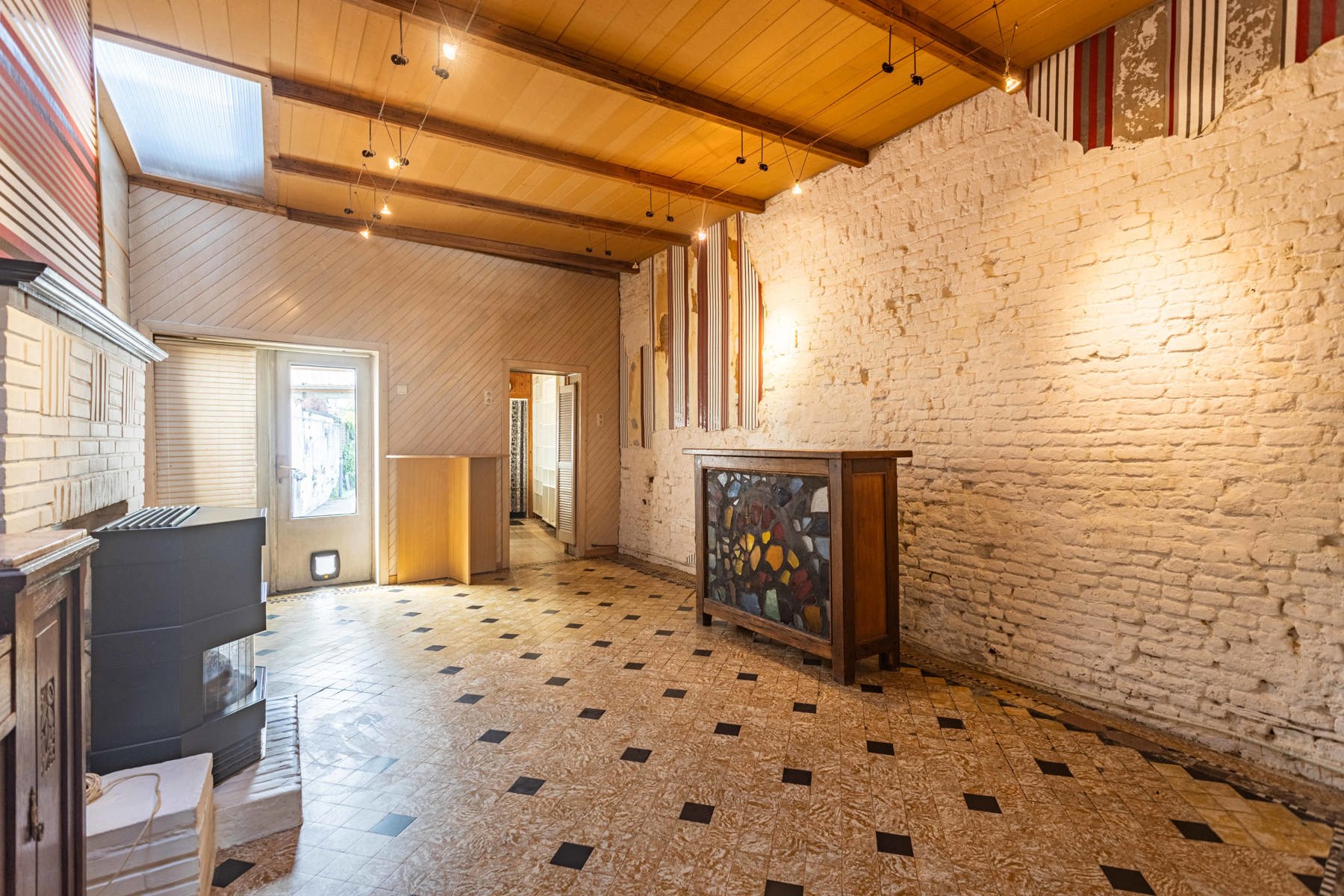Te koop: te renoveren woning met private parkeerplaats! foto 8