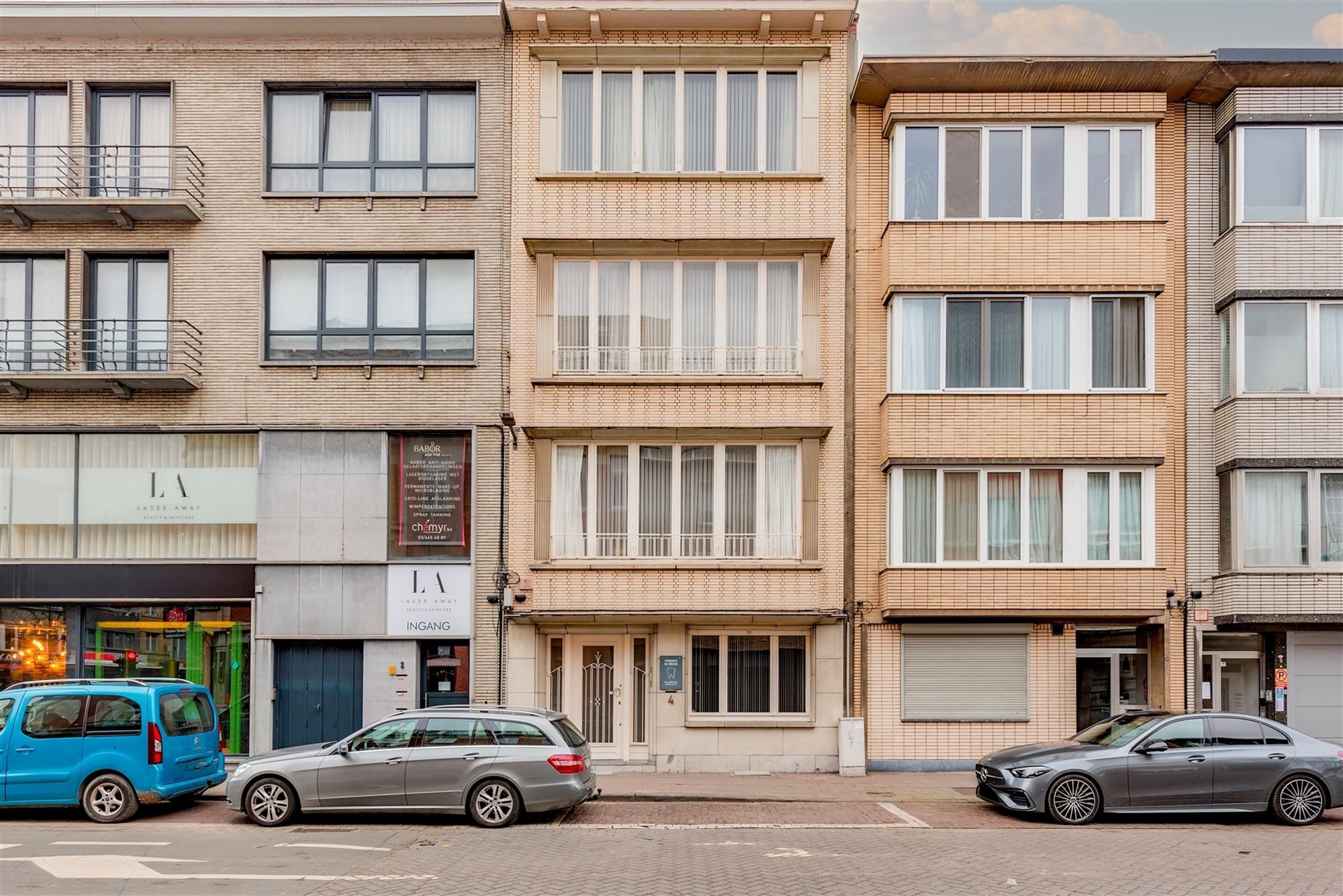 Praktijkwoning met 6 - 7 slaapkamers en gezellige tuin foto 2