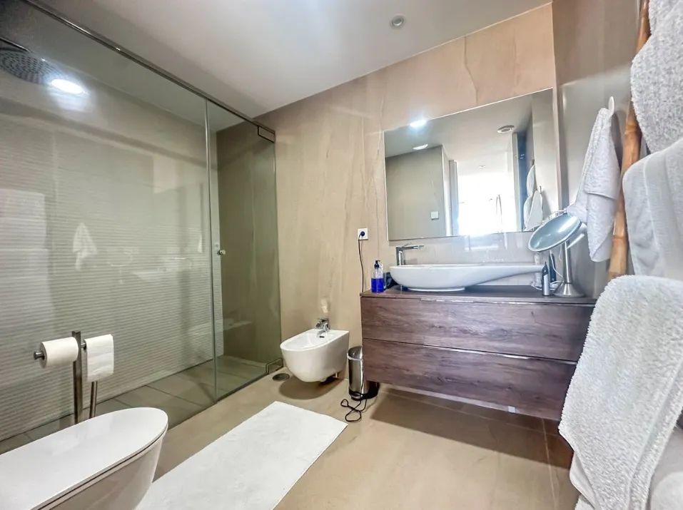 Exclusief frontline beach appartement in Estepona – wonen in pure luxe met spectaculair zeezicht! foto 12