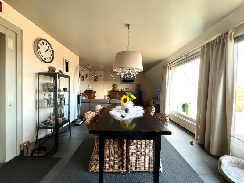 PRACHTIG INSTAPKLAAR APPARTEMENT MET RUIM ZONNIG TERRAS foto 2
