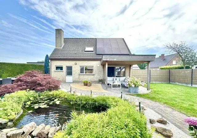 VRIJSTAANDE WONING | TUIN | GARAGE | CARPORT | 3 KAMERS | 600 M² foto {{pictureIndex}}