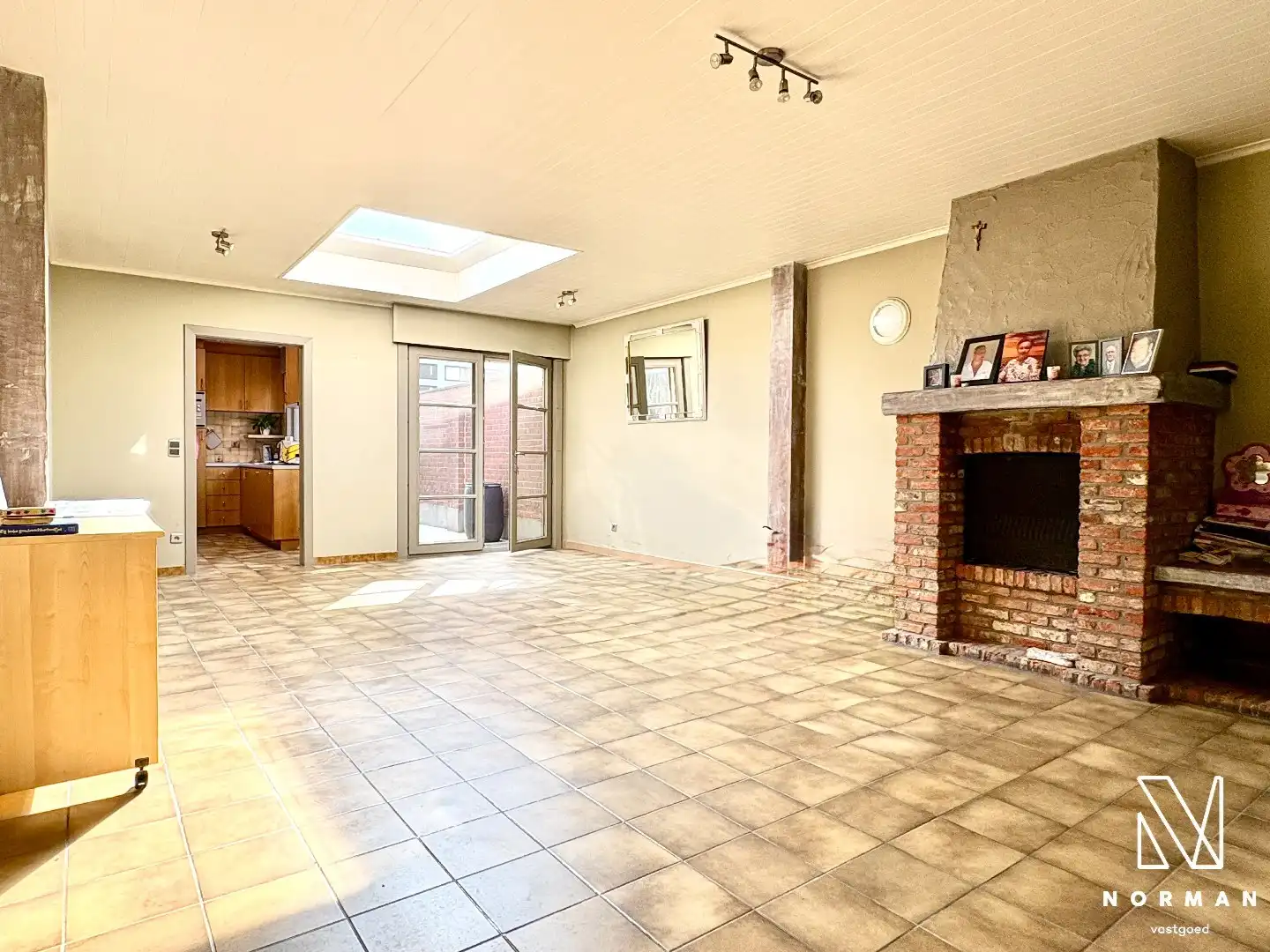 Gezinswoning met 4 slaapkamers, garage én tuin te koop in centrum Kuurne! foto 2