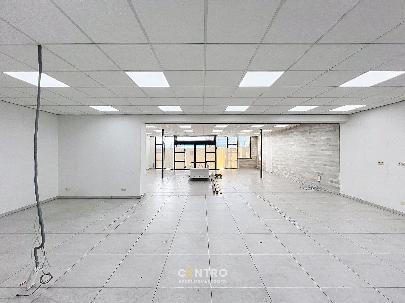 Topligging! Handelspand met magazijn langs de Westlaan in Roeselare. foto 6