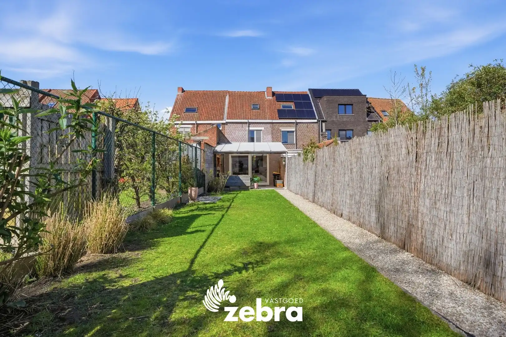 Instapklare, volledig gerenoveerde woning in Tielt met tuin, terras en uitweg! foto 23