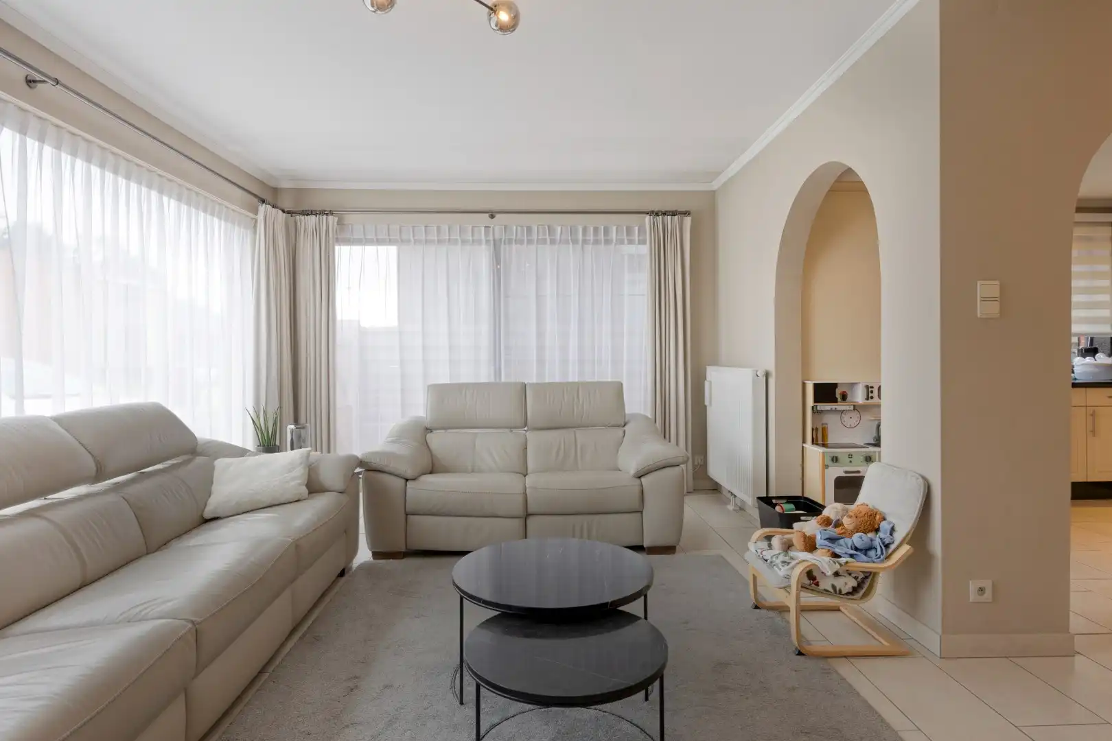 Instapklaar gelijkvloers appartement met 2 slpks en garage, rustig gelegen te OLV Olen ! foto 4