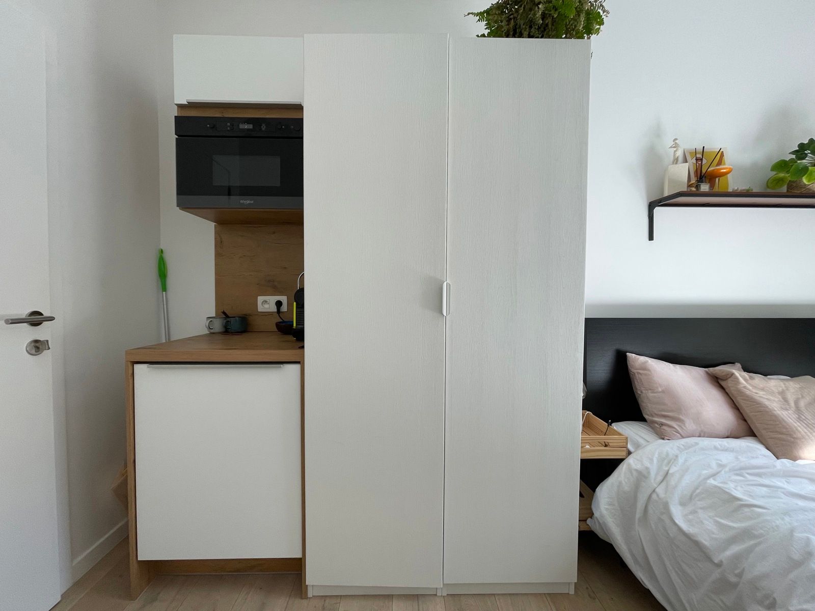 Bemeubelde kamer privatief sanitair Leuven foto 4