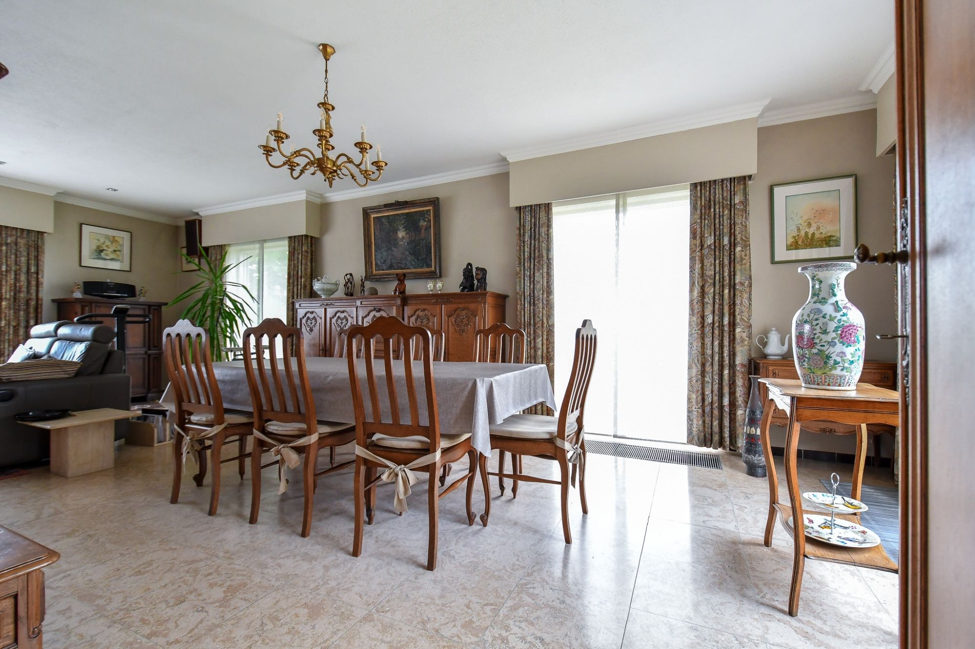 Goed onderhouden statige woning op een perceel van 970m² foto 10
