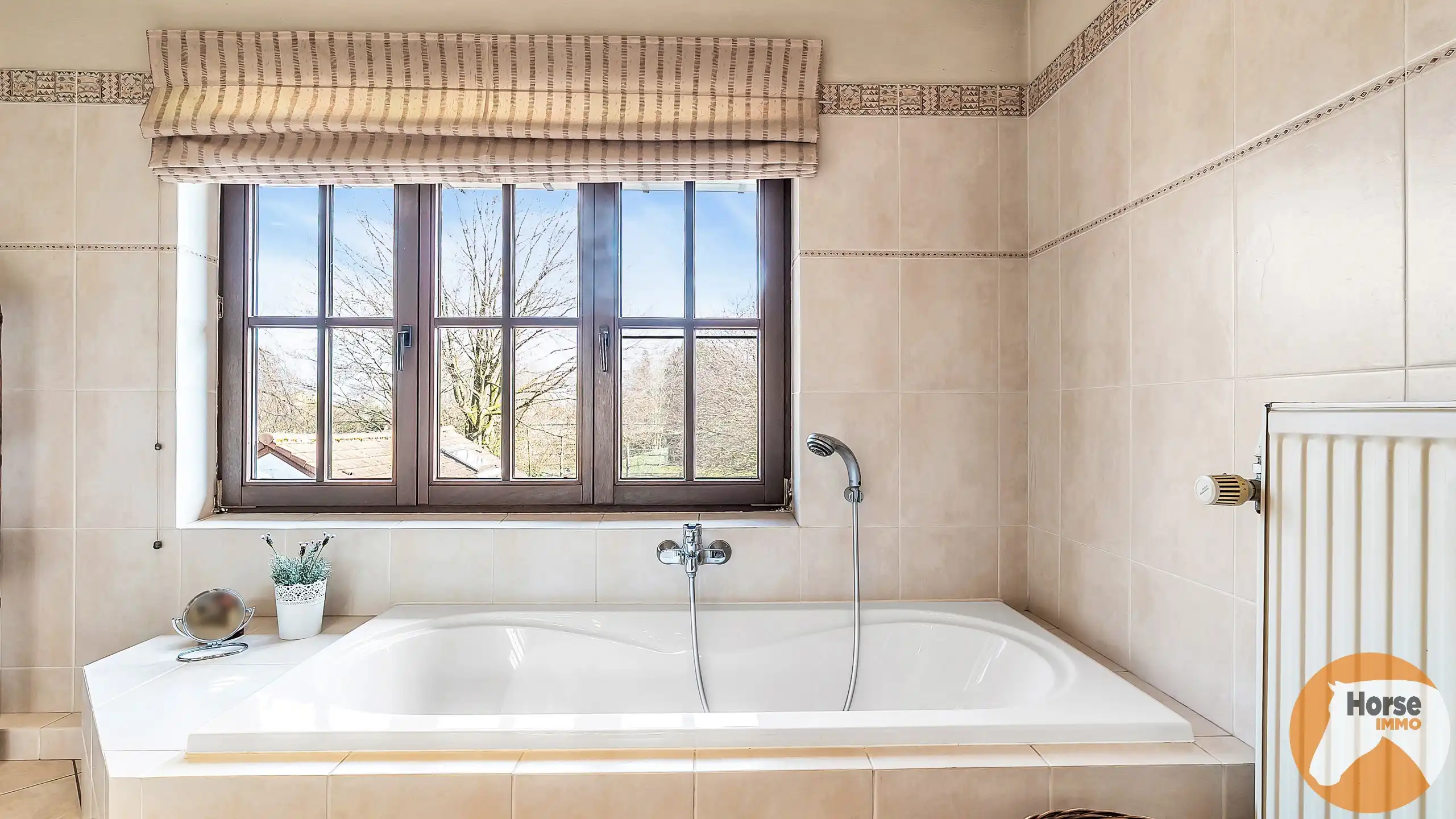 OPGLABBEEK - Gezinswoning met tuin, weide en paardenstallen  foto 22