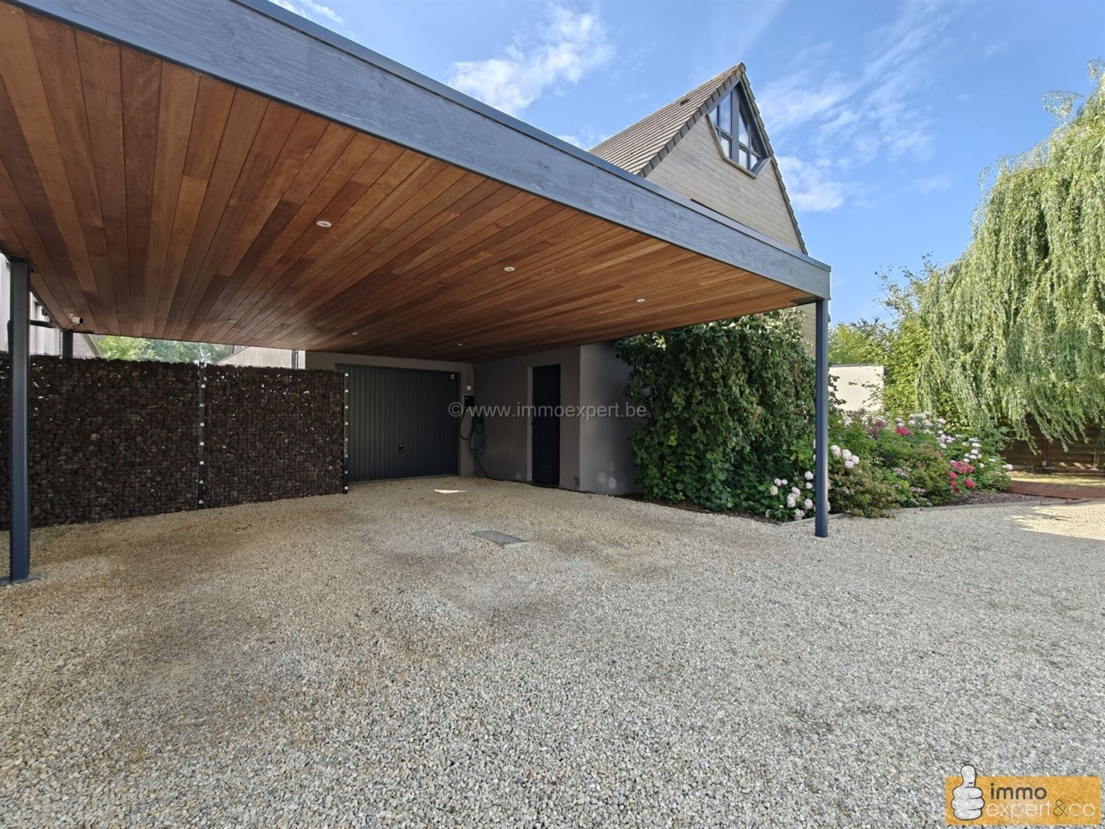 TERNAT: Residentieel gelegen villa met 5 slpks foto 2