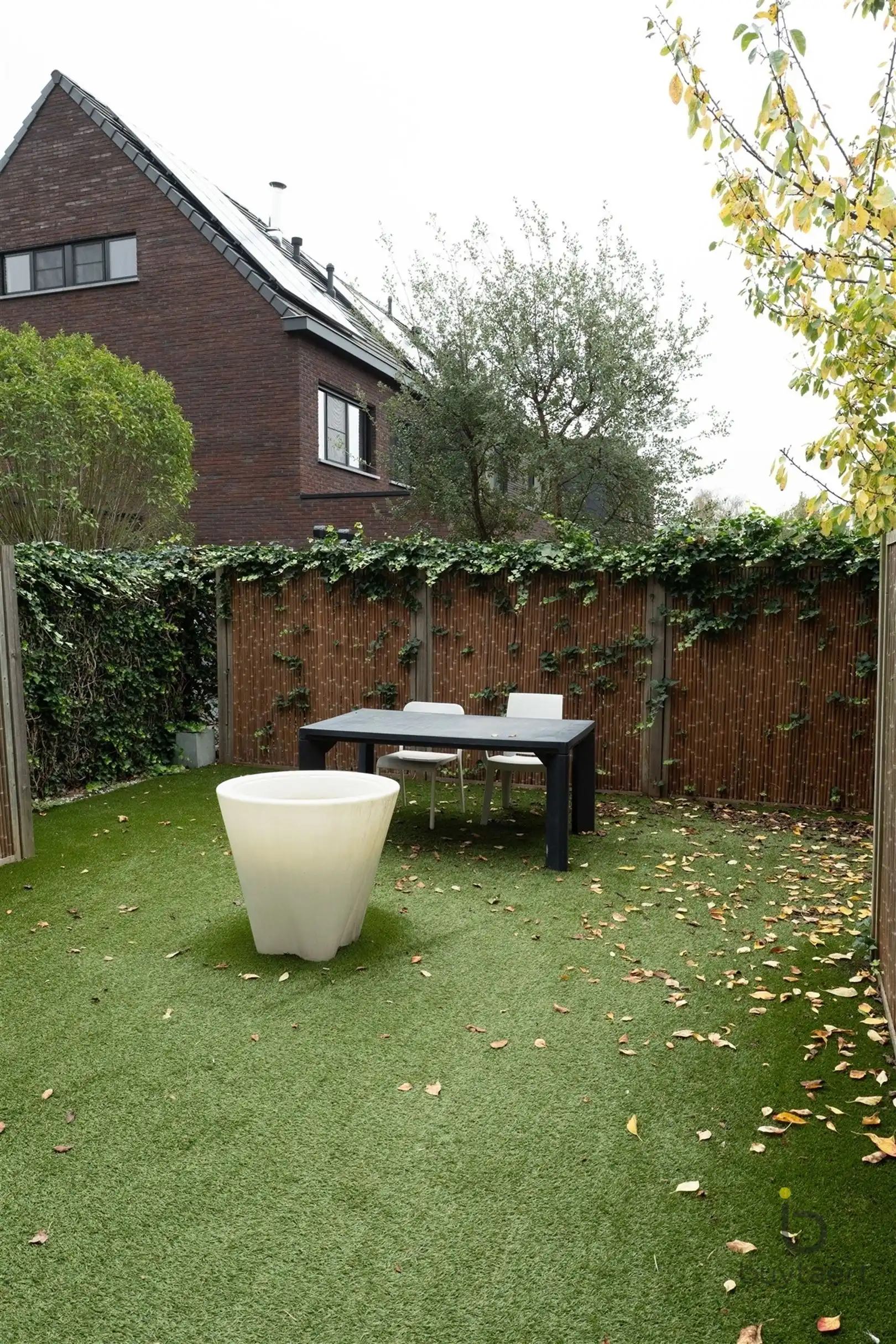 RUIME EN LICHTRIJKE PRAKTIJK IN GELIJKVLOERSAPPARTEMENT MET PRIVÉ-TUIN foto 27