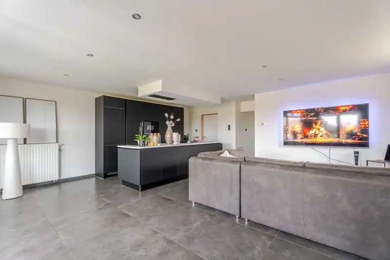 Energiezuinige halfopen woning met 3 slaapkamers. foto 17