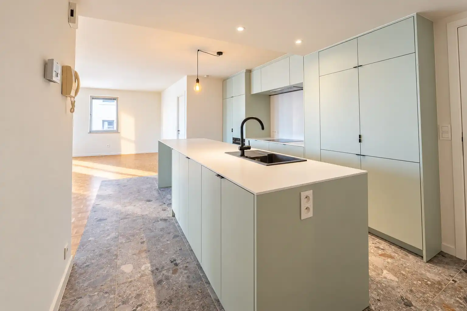Gerenoveerd 2-slaapkamerappartement met uitzicht op Sint-Baafskathedraal foto 2