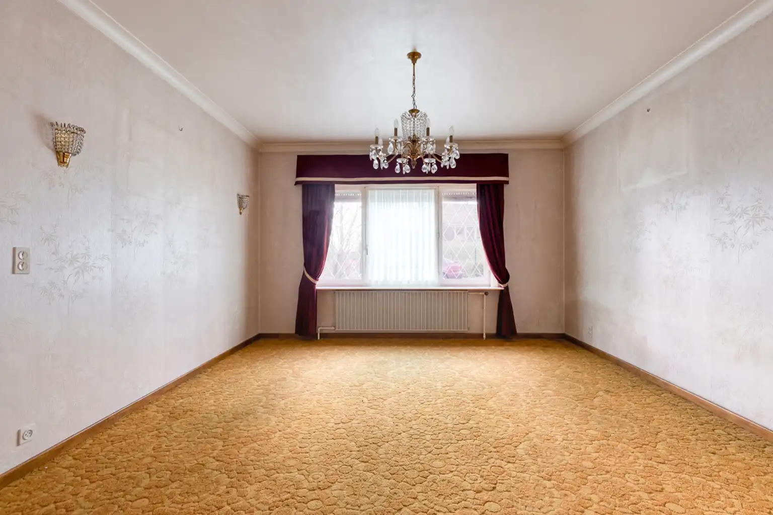 Ruime te renoveren tweegevelwoning op gunstige locatie foto 6