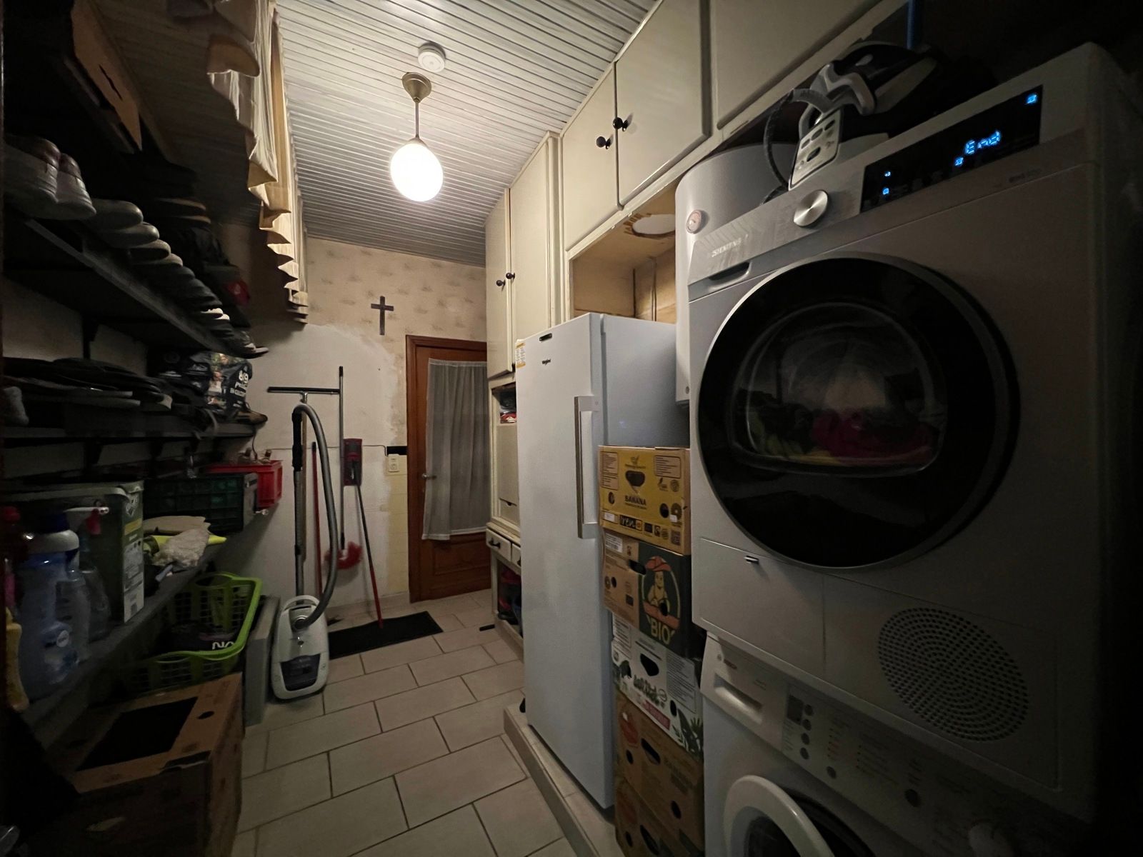 Zéér ruime gerenoveerde woning met 5 grote slaapkamers. foto 26