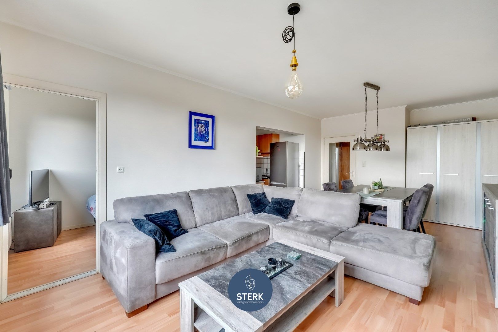 VERHUURD APPARTEMENT OP EEN CENTRALE LOCATIE TE LANAKEN !  foto 4