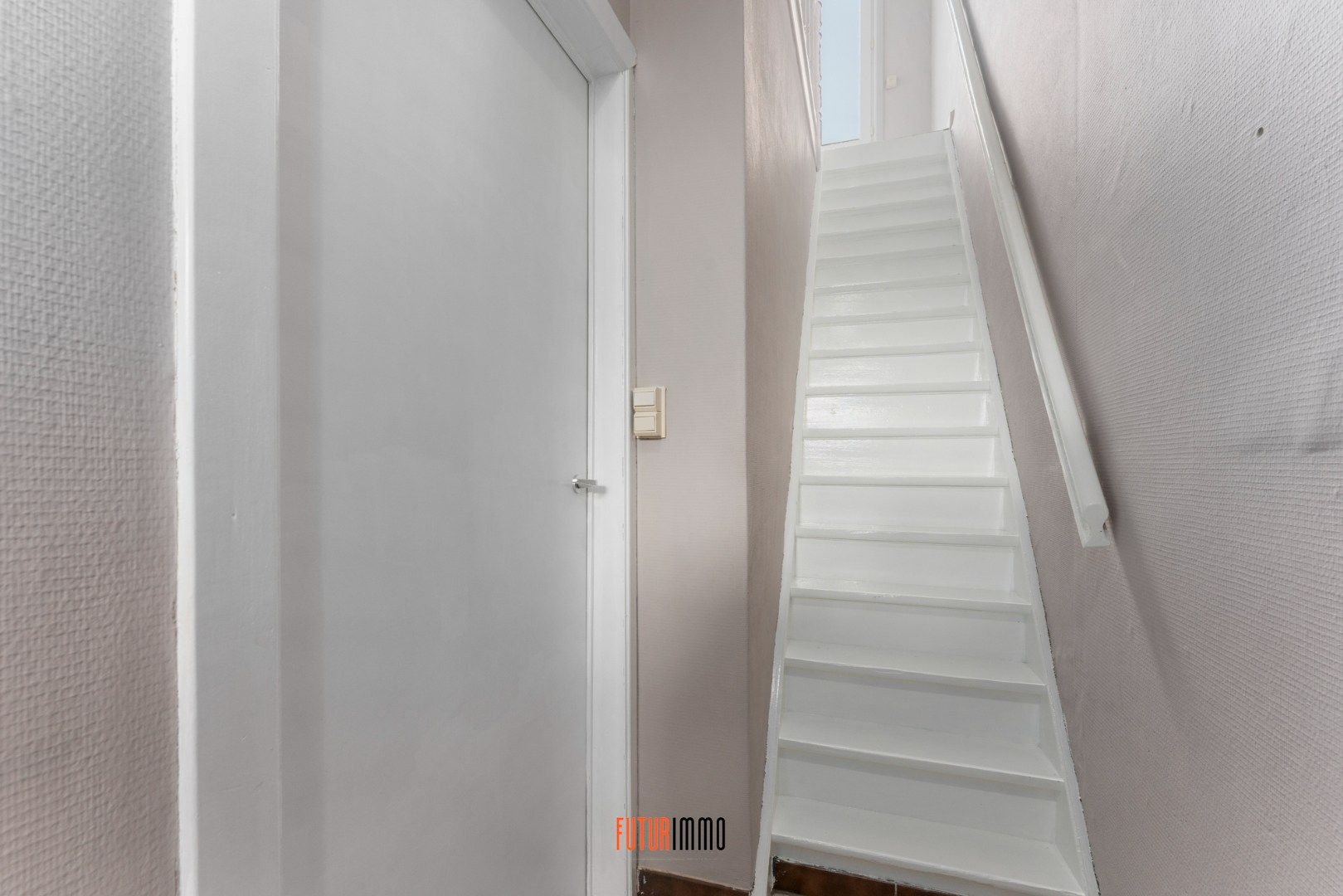 Polyvalente duo-woonst met 2 garageboxen en koer foto 28