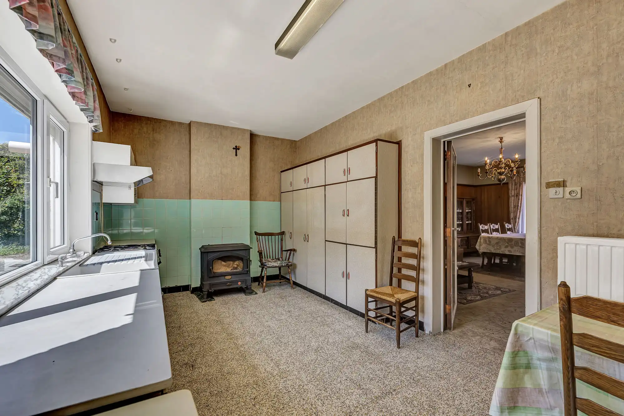 Ruime te renoveren woning met loods en bouwgrond foto 13