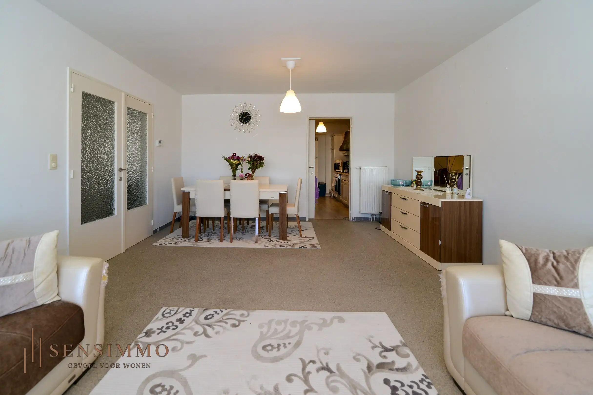 Tweeslaapkamer appartement met parking en kelderberging foto 2